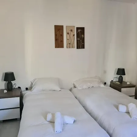 St Julians Central 2 Bedroom Apartment Saint Julian's Exterior photo
