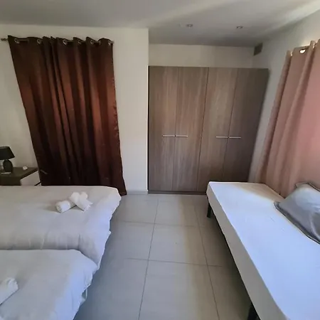 St Julians Central 2 Bedroom Apartment Saint Julian's Exterior photo