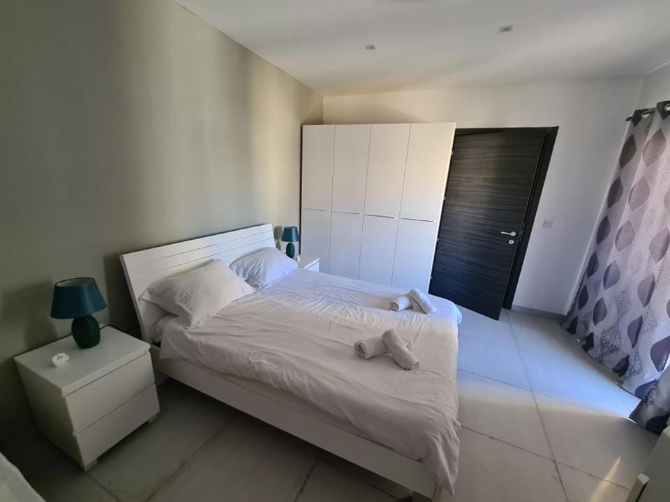 Apartamento St Julians 2 Bedroom *